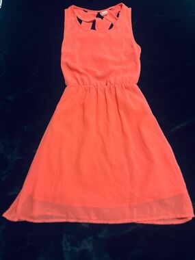 H&M Cage/ Criss Cross Lattice Pattern Back Chiffon Dress- Pink/Coral - small